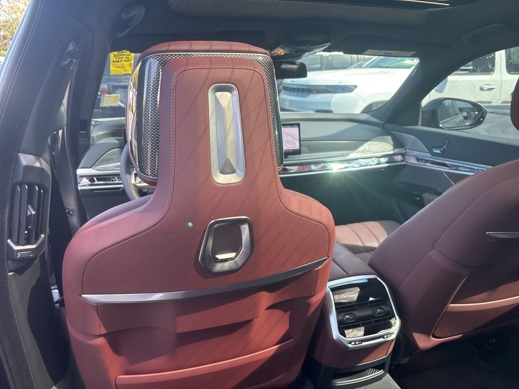 2025 BMW 7 Series 740i