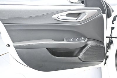 2025 Alfa Romeo Giulia Base