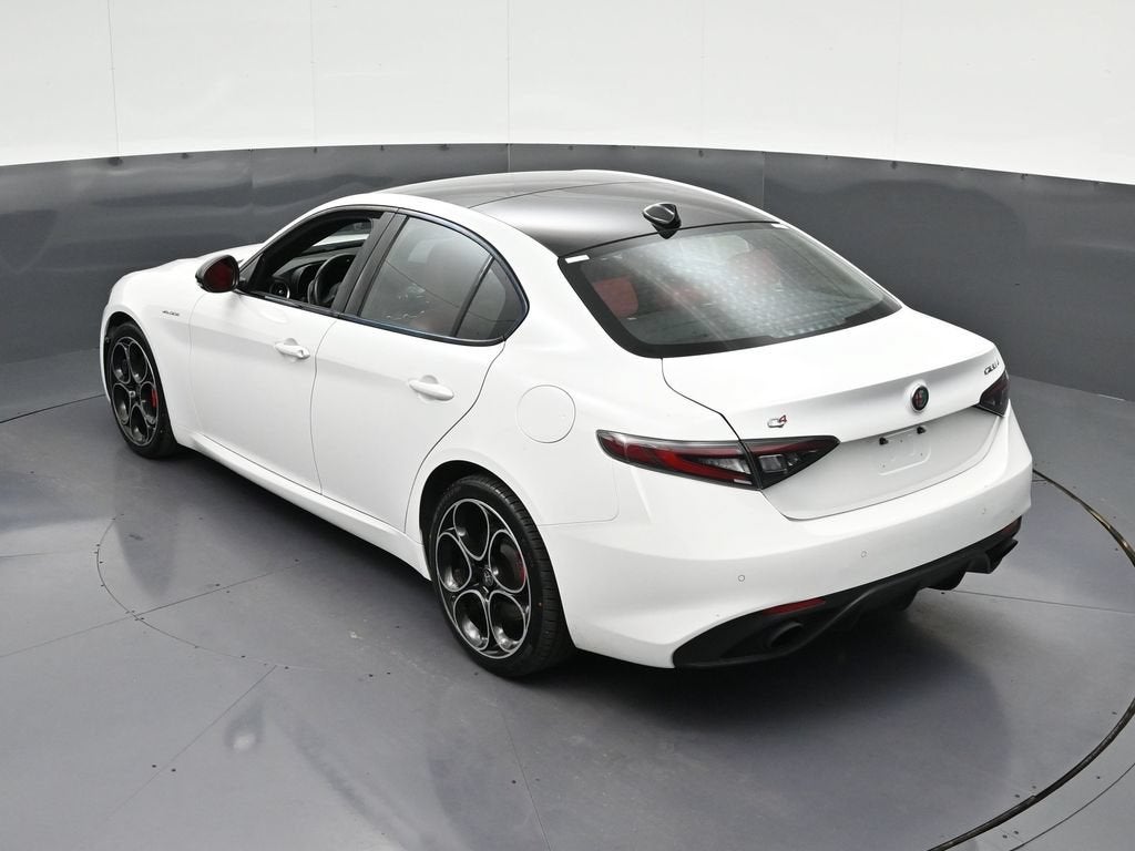 2025 Alfa Romeo Giulia Base
