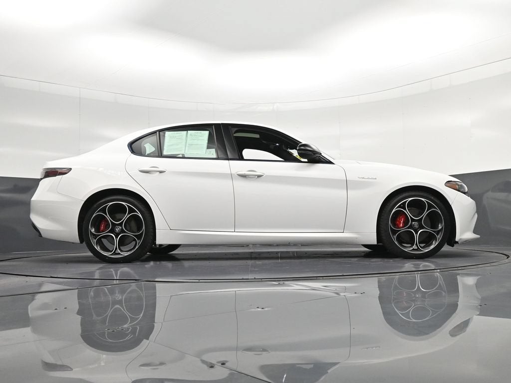 2025 Alfa Romeo Giulia Base