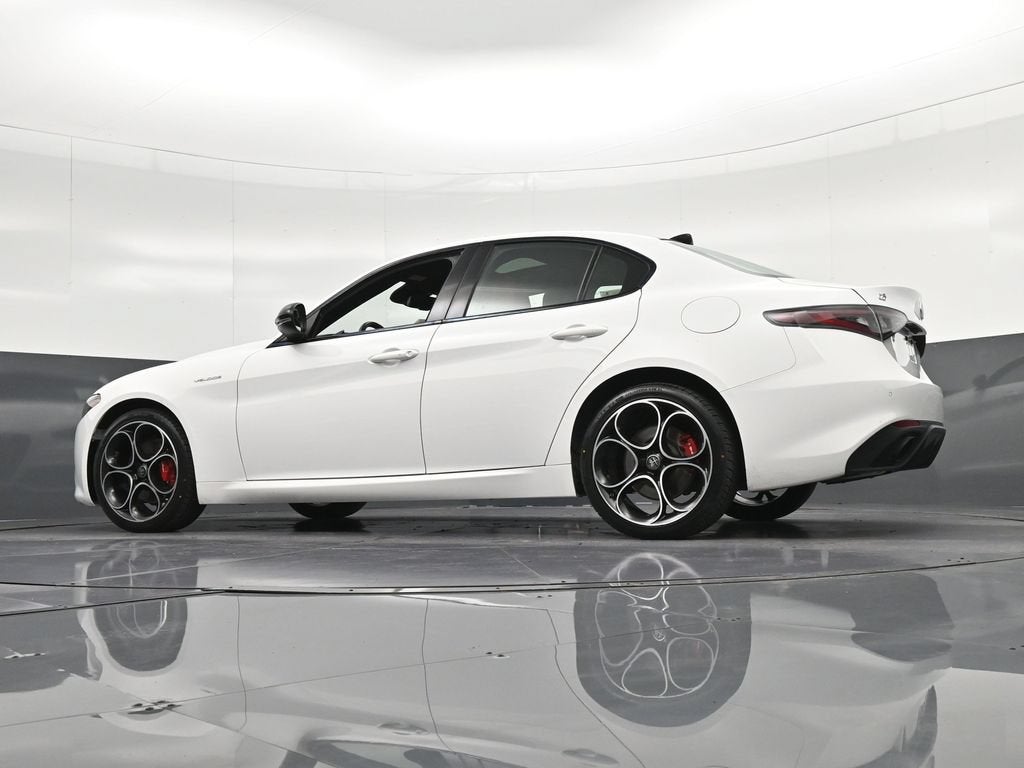 2025 Alfa Romeo Giulia Base