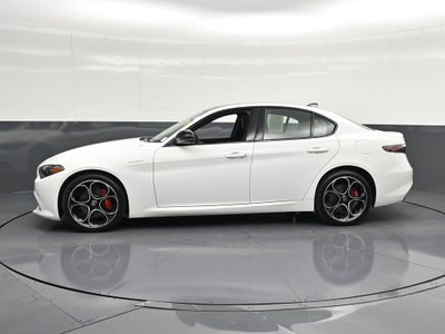 2025 Alfa Romeo Giulia Base