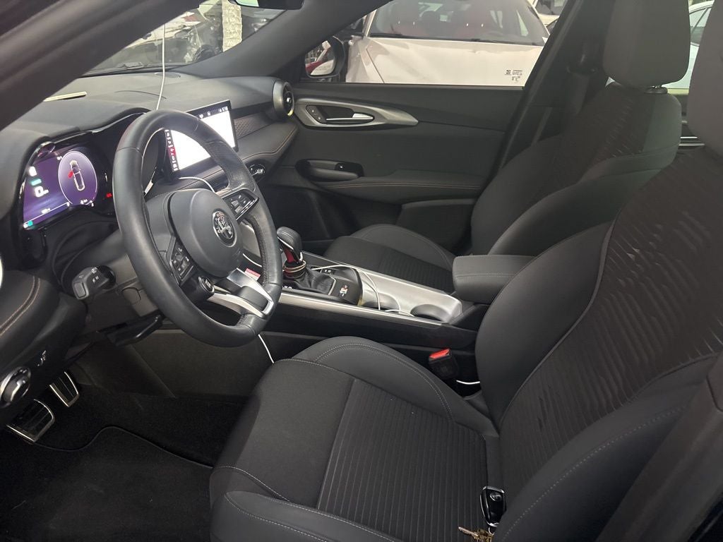 2025 Alfa Romeo Tonale Base