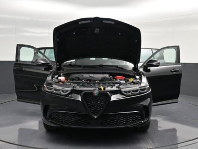 2025 Alfa Romeo Tonale Base