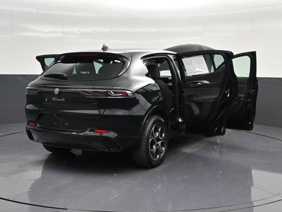 2025 Alfa Romeo Tonale Base