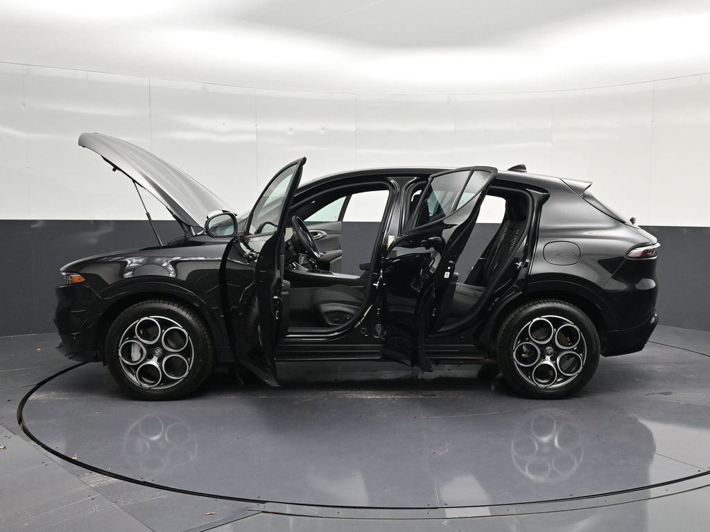 2025 Alfa Romeo Tonale Base